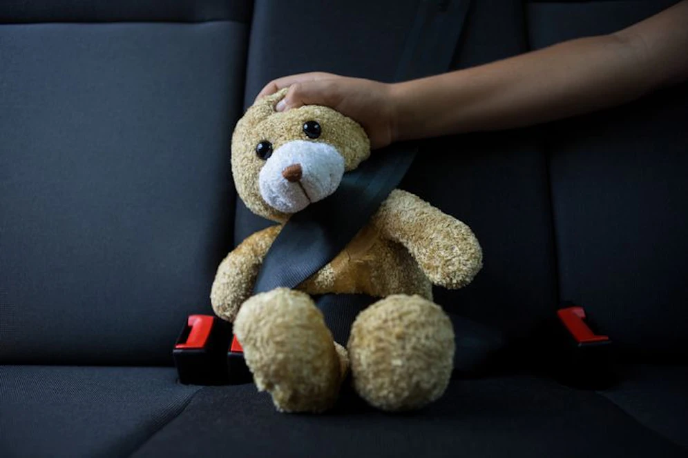 Wahnsinnsaktion eines 27-jährigen Familienvaters. Er fuhr ein Straßenrennen, am Rücksitz saßen seine Freundin und die beiden Kinder. (Symbolfoto).