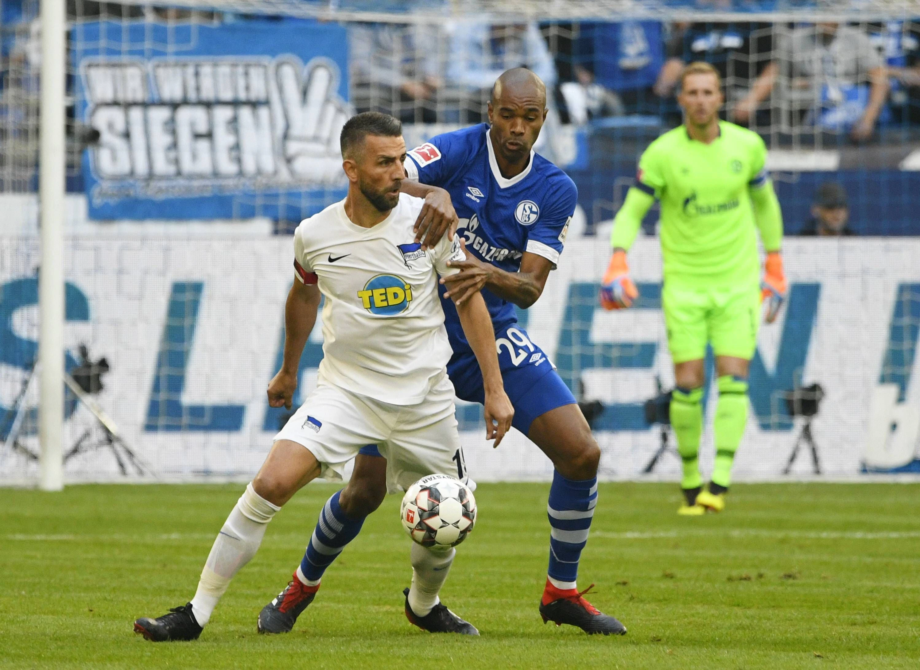 Vedad Ibisevic und Naldo standen (wie hier 2018) lange Jahre als Gegner auf dem Platz. Die Rivalität scheint auch als Teamkollegen Bestand zu haben.