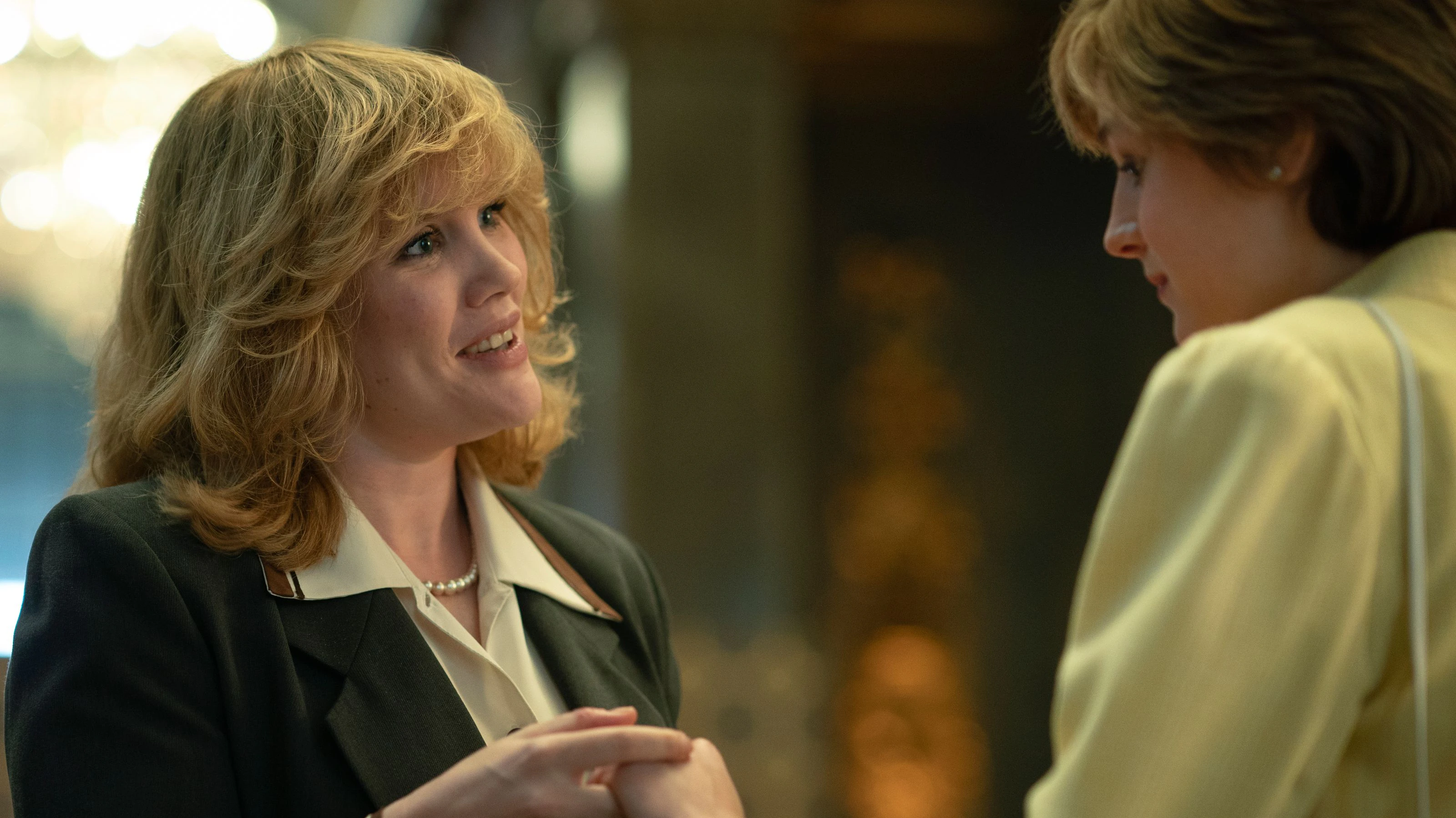 In der neuen Staffel von <em>"The Crown"</em> treffen Camilla (Emerald Fennell, li.) und Diana (Emma Corrin) aufeinander.<br>