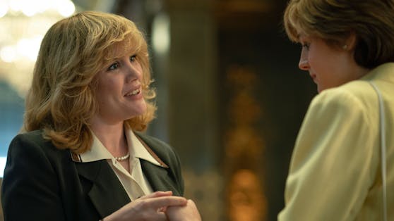 In der neuen Staffel von "The Crown" treffen Camilla (Emerald Fennell, li.) und Diana (Emma Corrin) aufeinander.