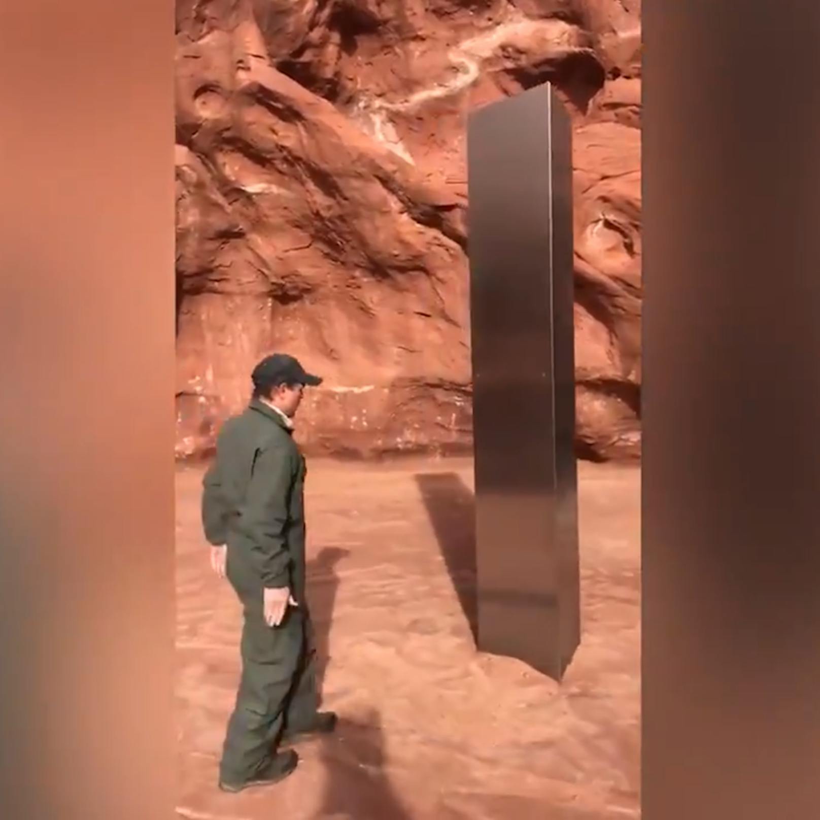 Dieser Monolith wurde mitten in der Wüste von Utah gefunden