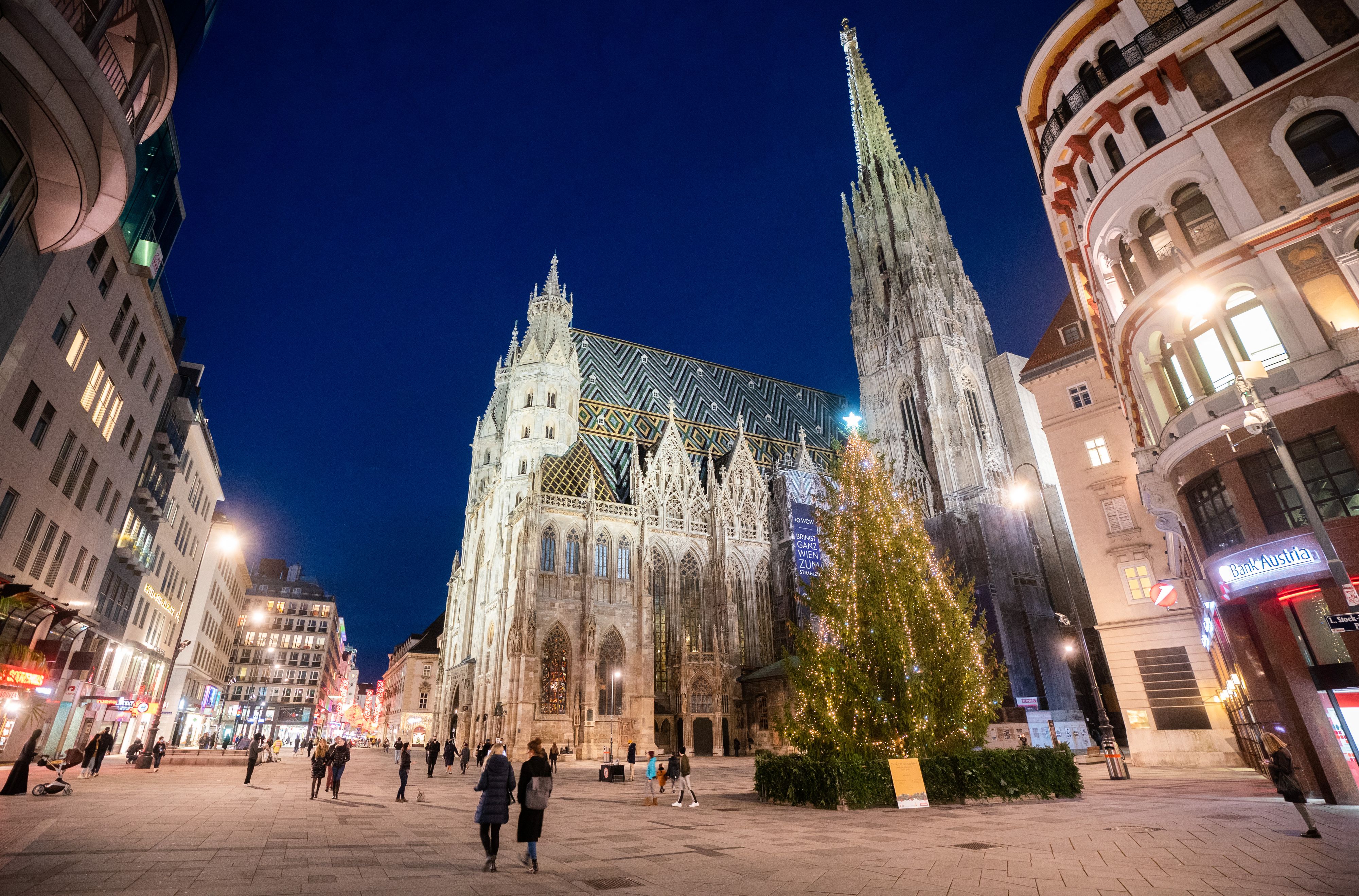 Weihnachtsbeleuchtung am Stephansplatz