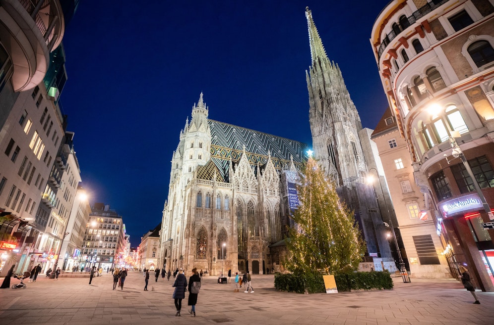 Weihnachtsbeleuchtung am Stephansplatz