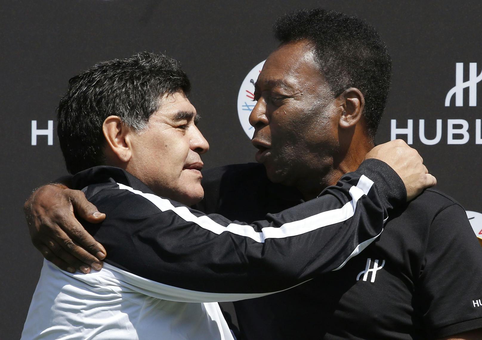Diego Maradona und Pele. 