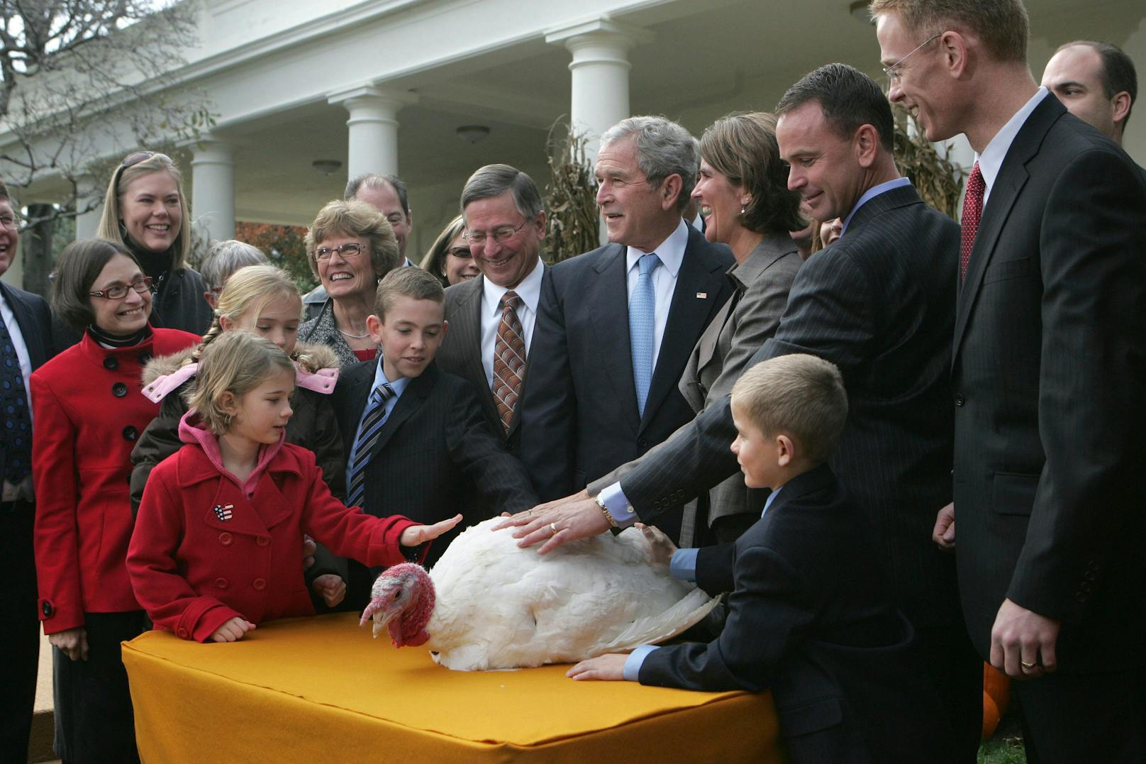 George W. Bush bei der Begnadigungszeremonie. 