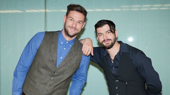Paul Pizzera (li.) vom Hit-Duo "Pizzera & Jaus" ist sich beim Thema Corona-Schutzimpfung sicher.
