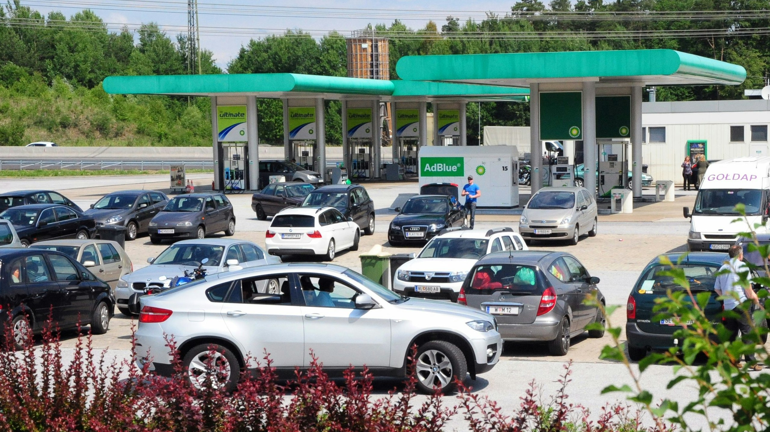 Eine Tankstelle an der Südautobahn. Symbolbild