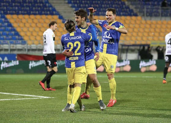Volkan Düzgün feiert seinen Doppelpack gegen Altach.