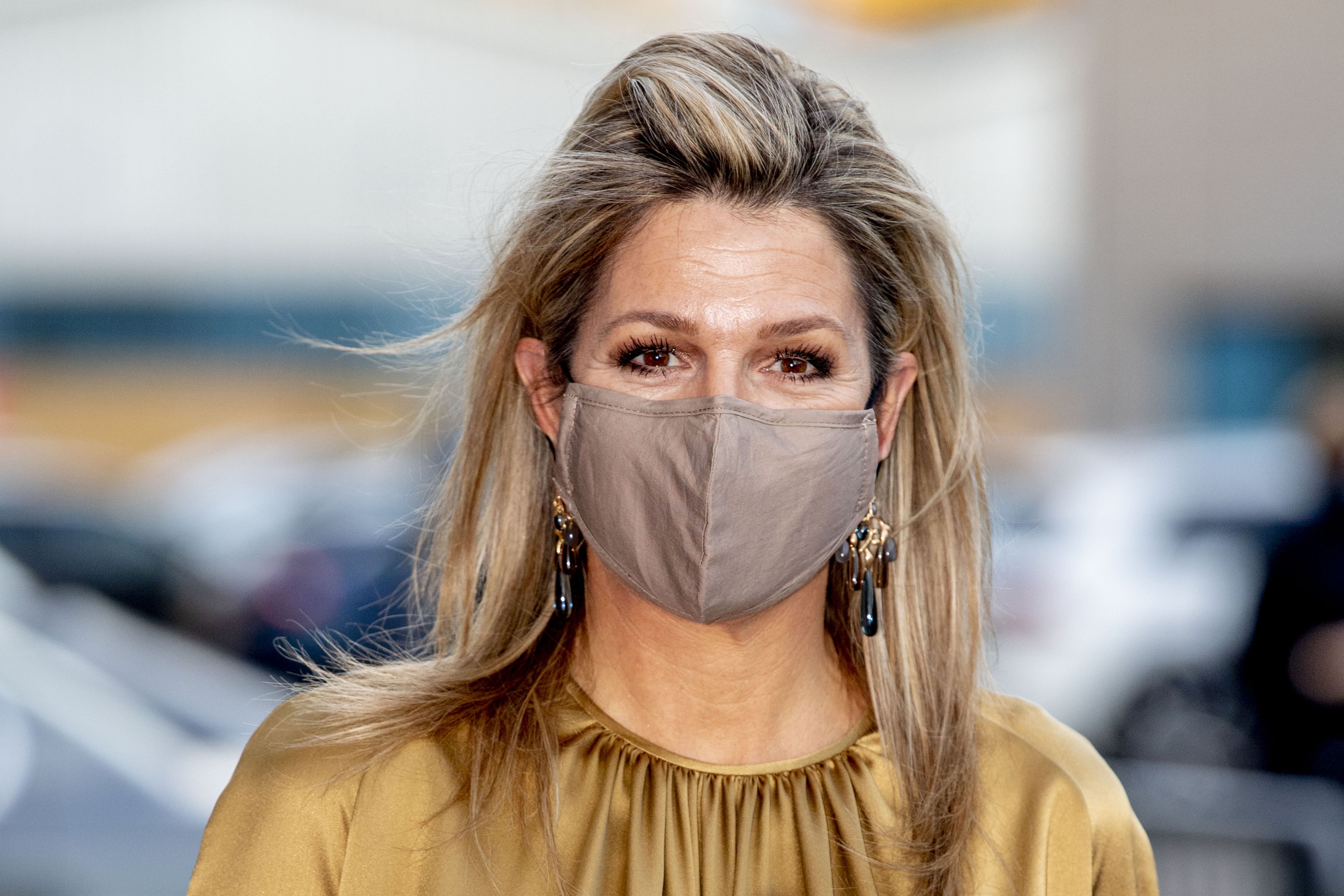 Download von www.picturedesk.com am 25.11.2020 (10:14).  ACT action_31407731 -- AMSTERDAM - Uitreiking Prins Bernhard Cultuurfonds Prijs 2020 Koningin Maxima reikt de Prins Bernhard Cultuurfonds Prijs 2020 uit aan ISH Dance Collective. Het Cultuurfonds kent deze oeuvreprijs jaarlijks toe aan een persoon of instelling met een grote staat van dienst op het gebied van cultuur, natuur of wetenschap in Nederland. - 20201123_PD3181 - Rechteinfo: Rights Managed (RM)