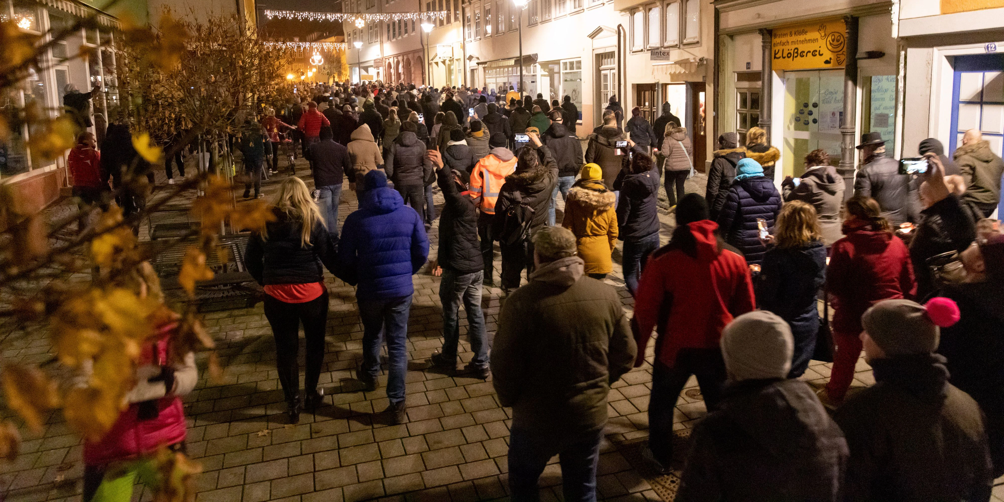 In Deutschland protestieren die Menschen gegen die Corona-Maßnahmen.