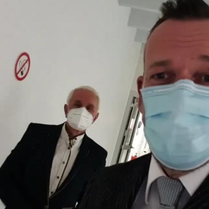 Robert Kratky machte vor der Gala ein Selfie mit Klaus Eberhartinger