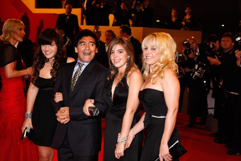 Diego Maradona mit Ex-Frau Claudia Villafane und seinen beiden Töchtern Dalma und Giannina. 