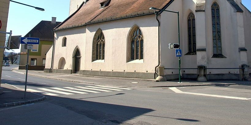 Die Pfarrkirche in Neuhofen.