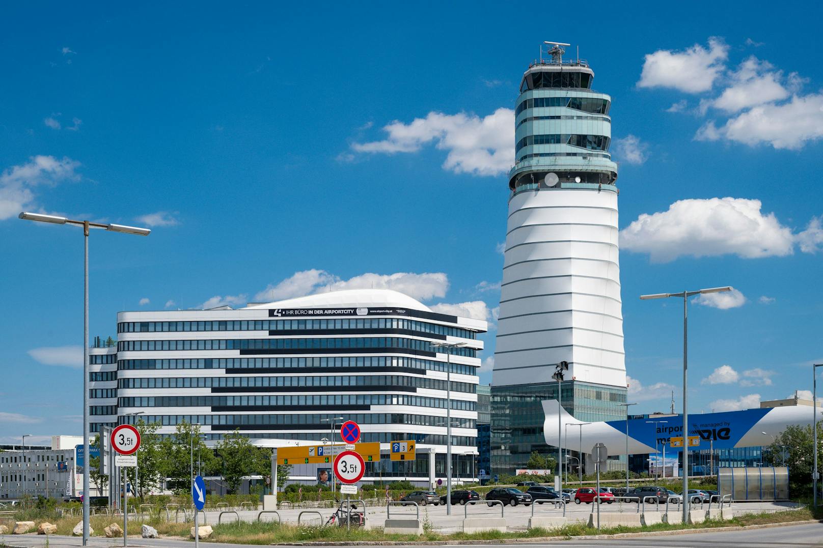Der Tower am Flughafen Wien. Schwechat.