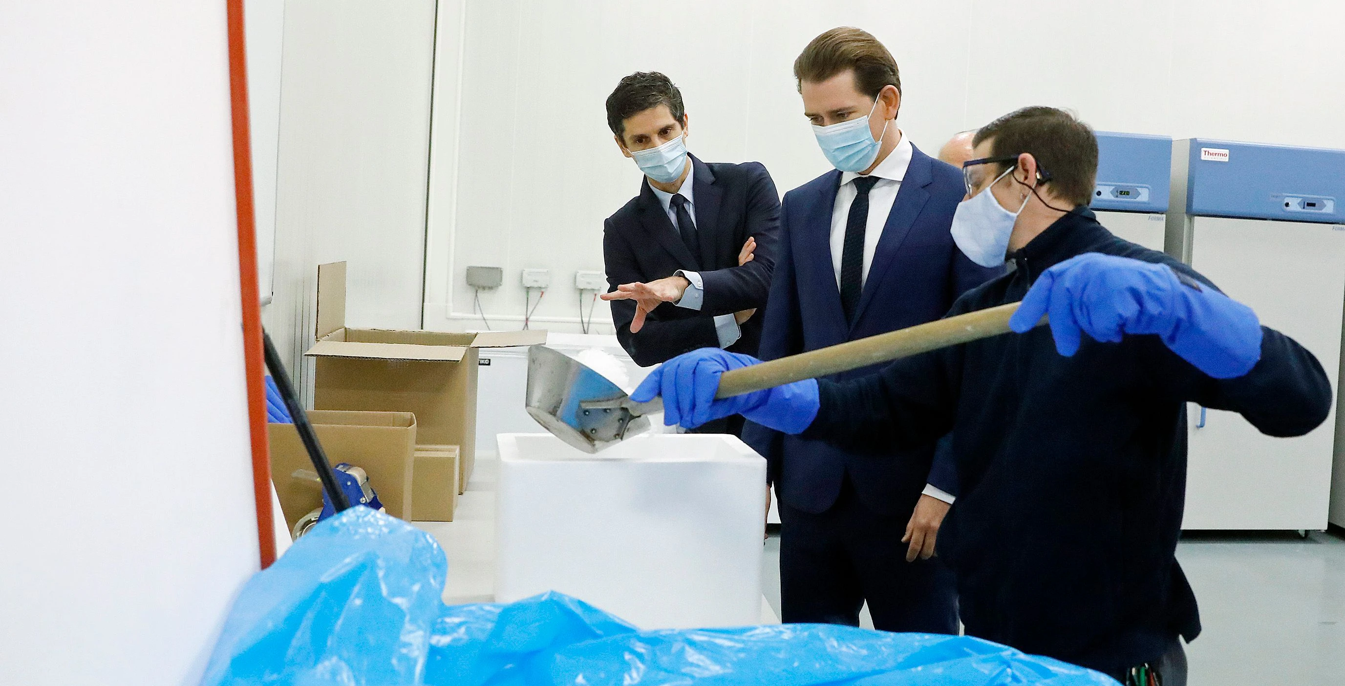Besuch von BK Sebstian Kurz bei der Firma Kwizda in Leopoldsdorf. 27.11.2020, Foto: Dragan Tatic