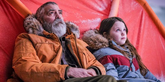 23.12. "The Midnight Sky" mit George Clooney (links), der in dem Film kaum wiederzuerkennen ist. 