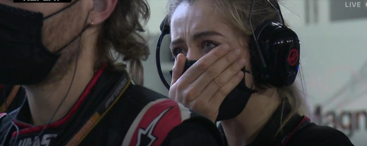 Entsetzte Gesichter an der Haas-Box.