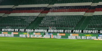 Das Rapid-Transparent für Fußball-Legende Diego Maradona.