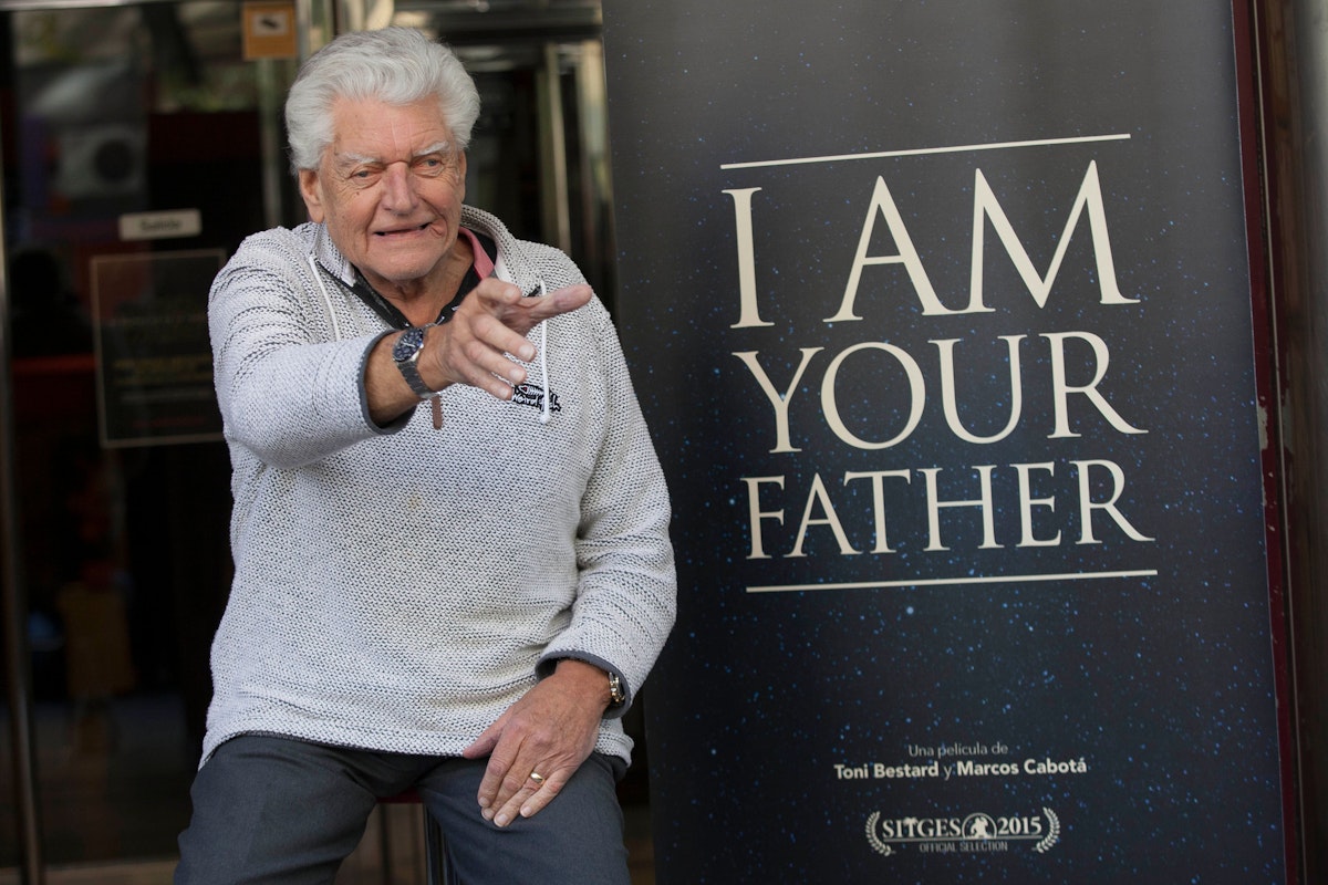 Download von www.picturedesk.com am 29.11.2020 (08:40).  ACT action_20831620 -- David Prowse (Darth Vader) beim I Am Your Father Photocall im Verdi Cinema in Madrid / 181115 ***David Prowse during the I Am Your Father Photocall at the Verdi Cinema in Madrid on november 18, 2015*** - 20151118_PD14207 - Rechteinfo: Rights Managed (RM)