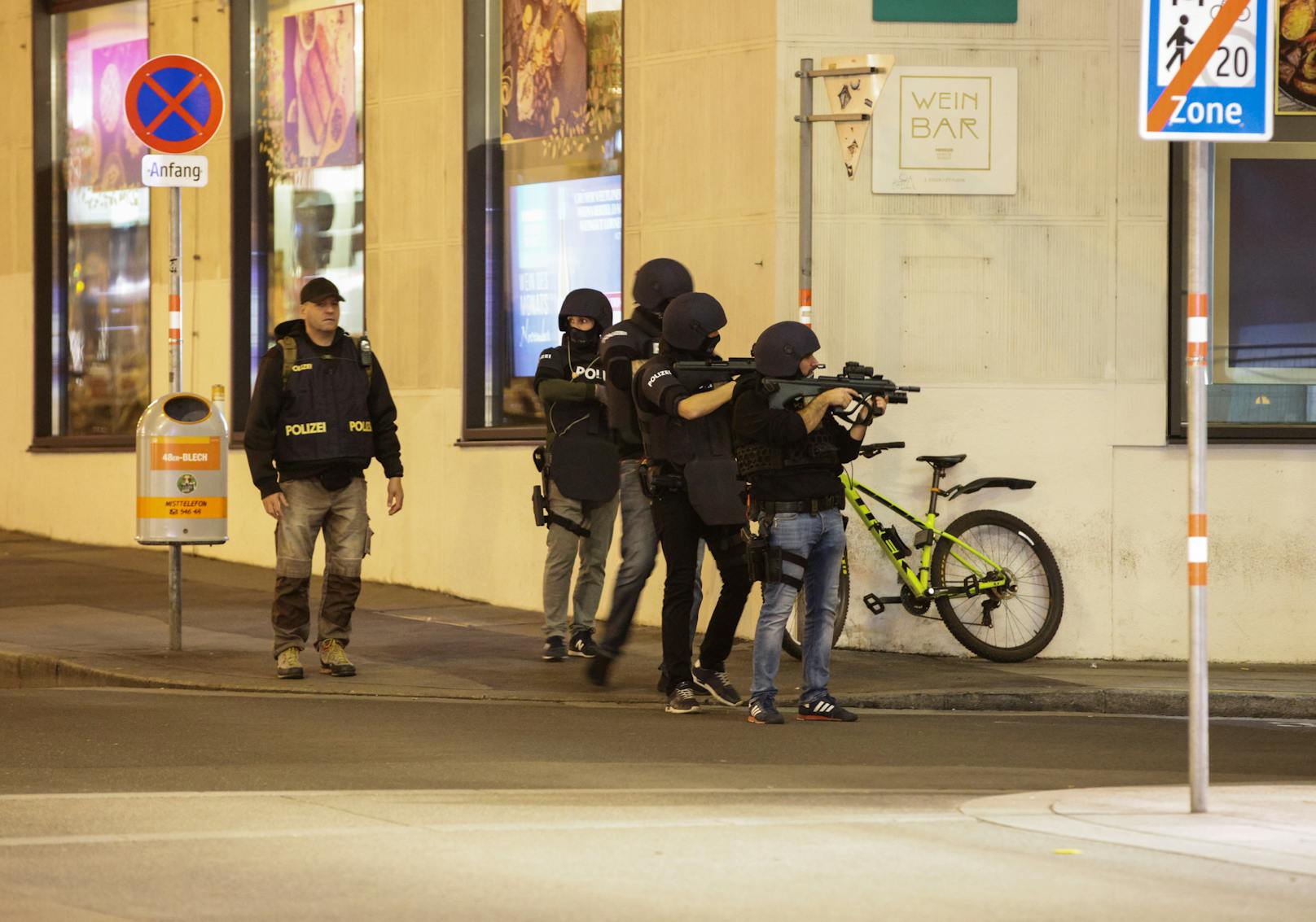 Vier Tote und viele teils schwer Verletzte – das ist die traurige Bilanz eines Terroranschlags in der Wiener Innenstadt.