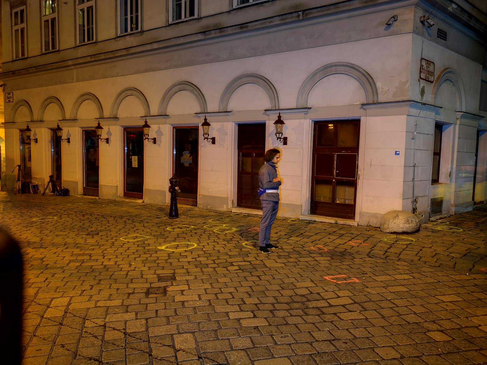 Auch am Tag nach dem Terroranschlag steht Wien noch unter Schock.