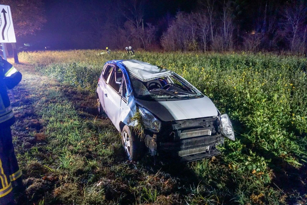 15-Jähriger baut mit Auto von Eltern schweren Unfall