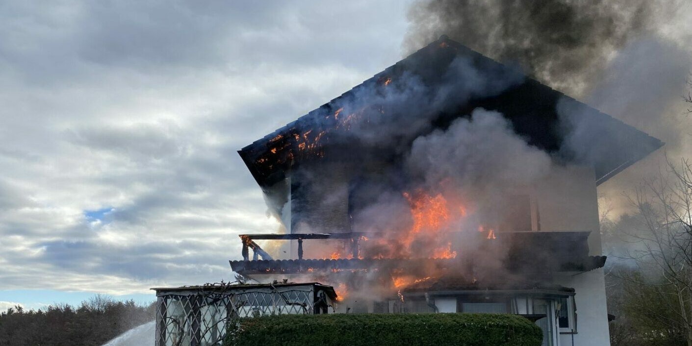 Zigarettenreste lösten diesen Dachstuhlbrand aus.
