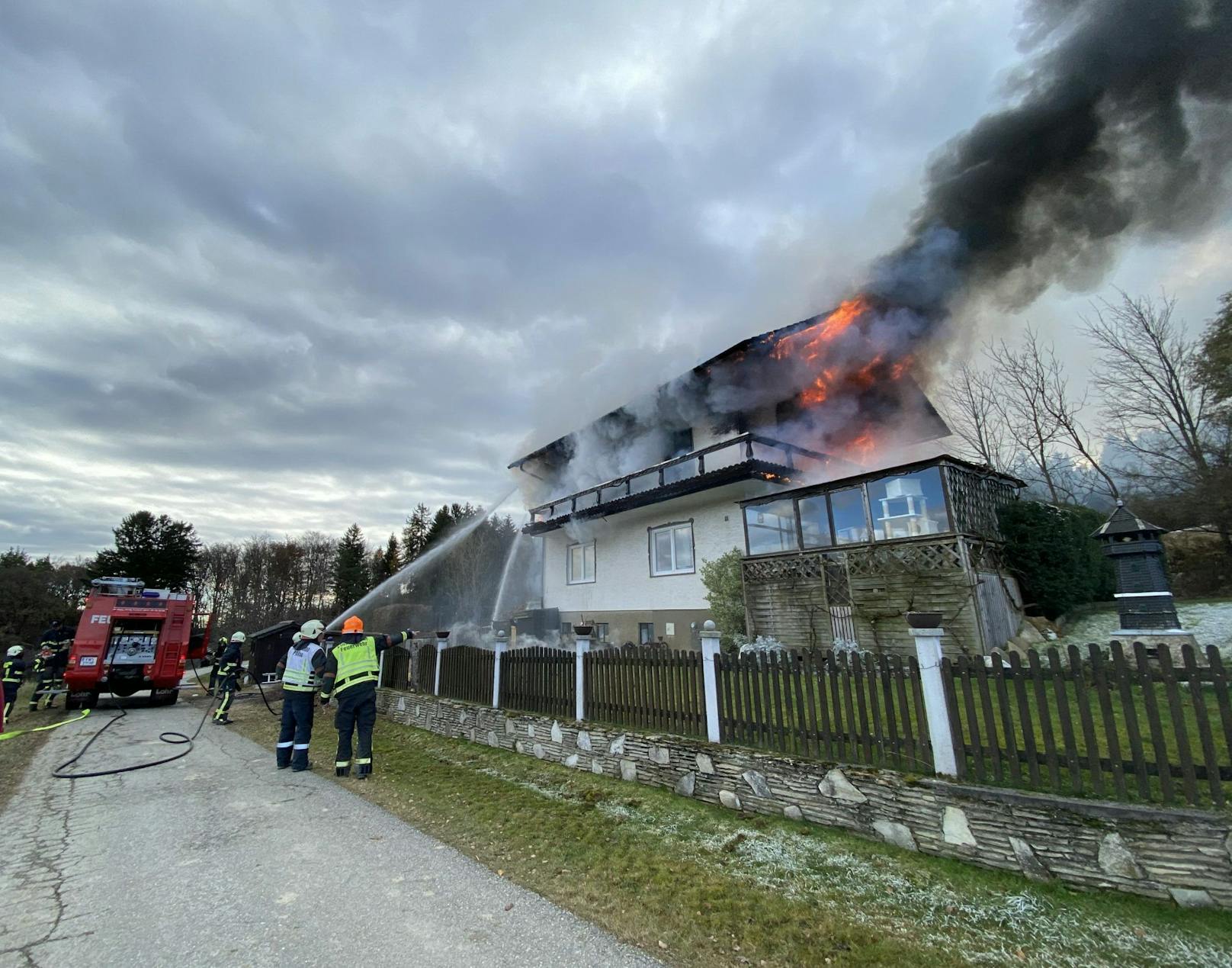 Nach drei Stunden konnten die Feuerwehren wieder einrücken.