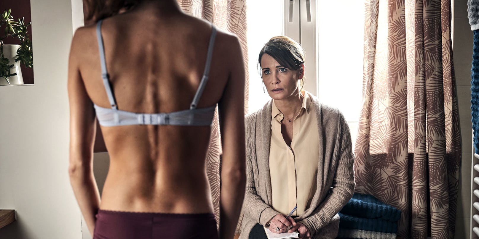 Susanne (Anja Kling) ist schockiert über die Krankheit ihrer Tochter Lara. 