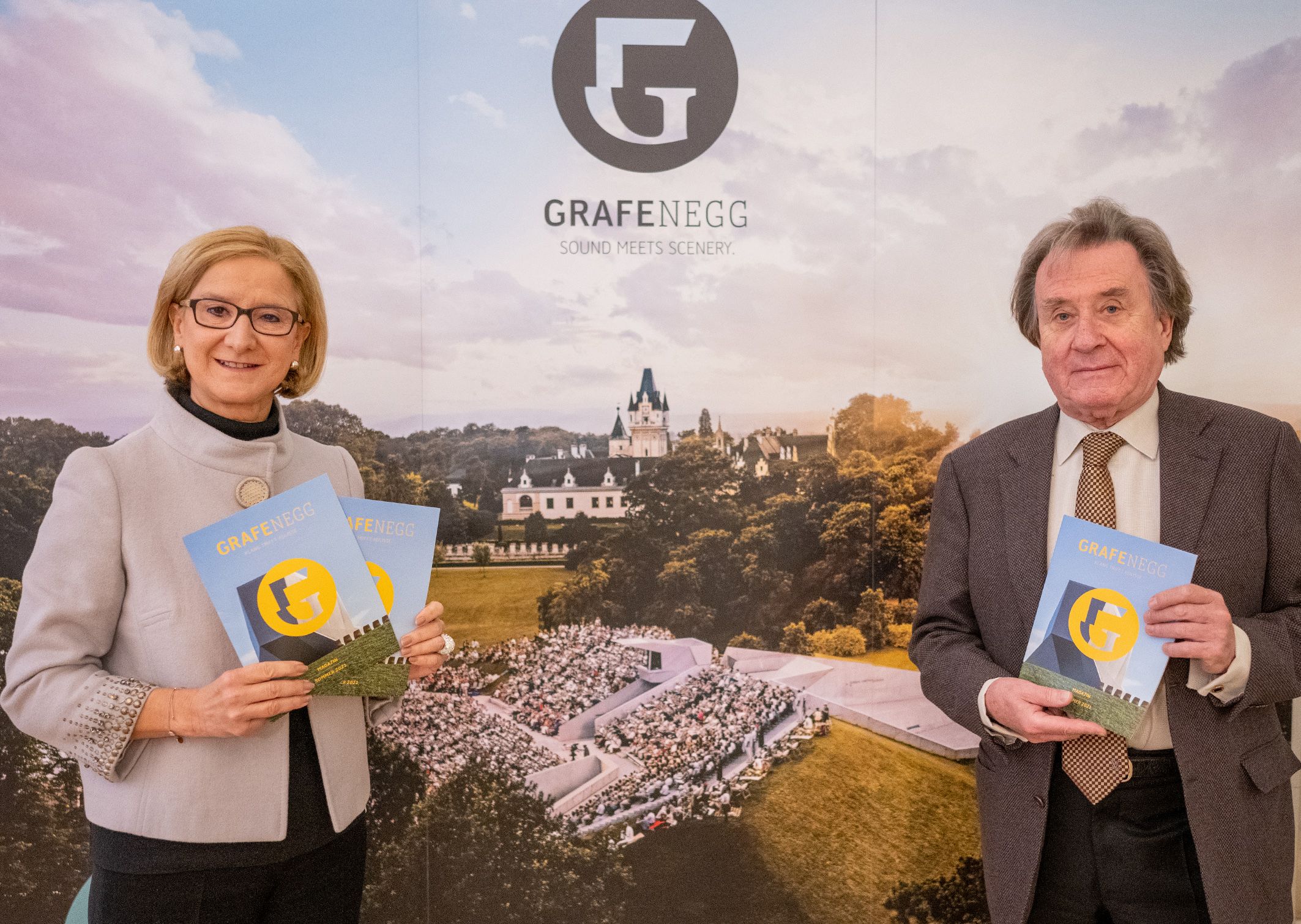 Landeshauptfrau Johanna Mikl-Leitner und der Künstlerische Leiter Rudolf Buchbinder freuen sich auf die Festival-Saison 2021.