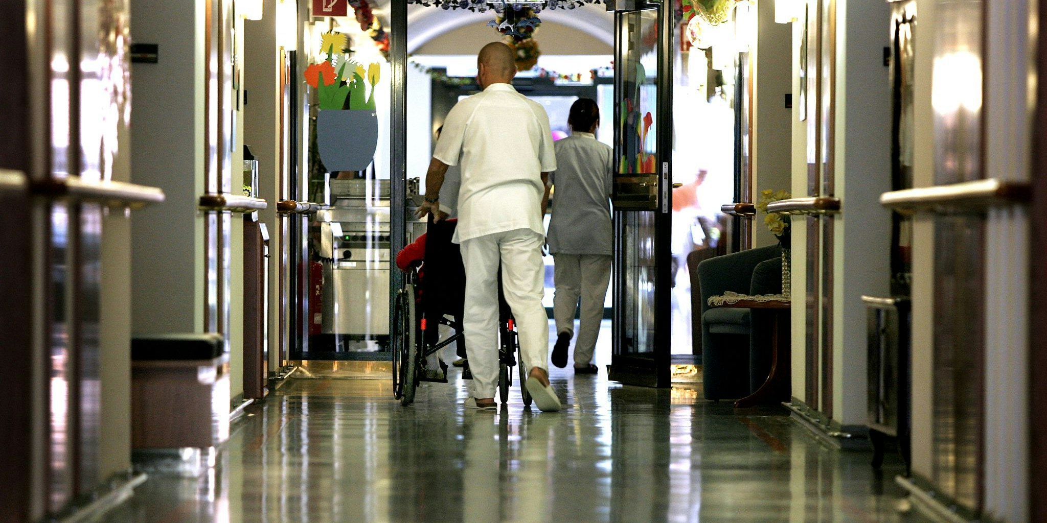 In Alten- und Pflegeheimen gelten nun strenge Regeln.