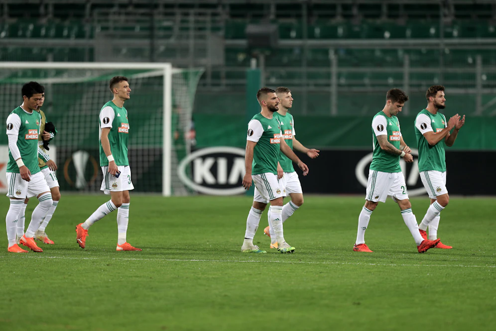 Die Rapid-Stars nach dem 1:2 gegen Arsenal zum Gruppenauftakt.