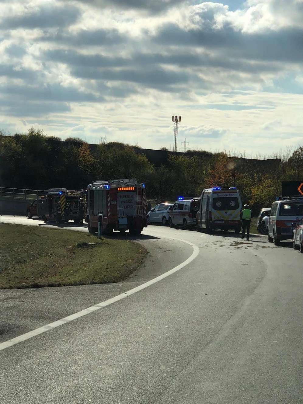 In der Auffahrtsrampe der A2 Richtung Wien prallte eine Lenkerin gegen die Betonwand.