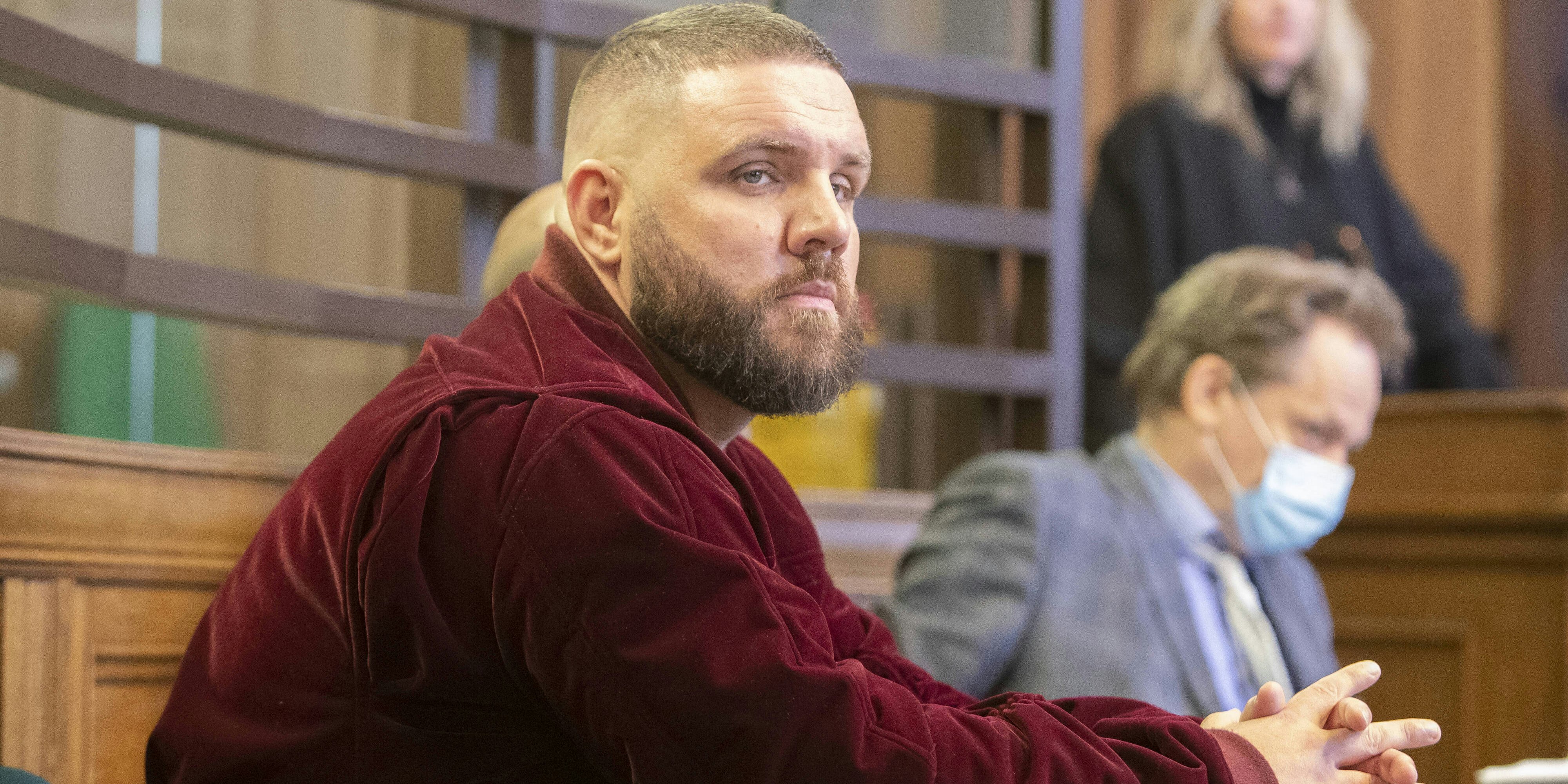 Fler bei seinem Gerichtsprozess.<br>