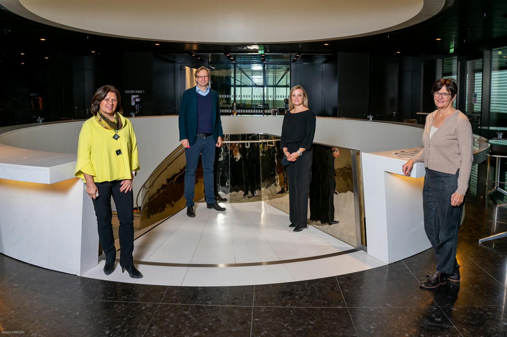 v.l.: Renate Anderl (Arbeiterkammer),  Andreas Bierwirth (Magenta), Monika Racek (Admiral Casinos) und Petra Draxl (Arbeitsmarktservice)