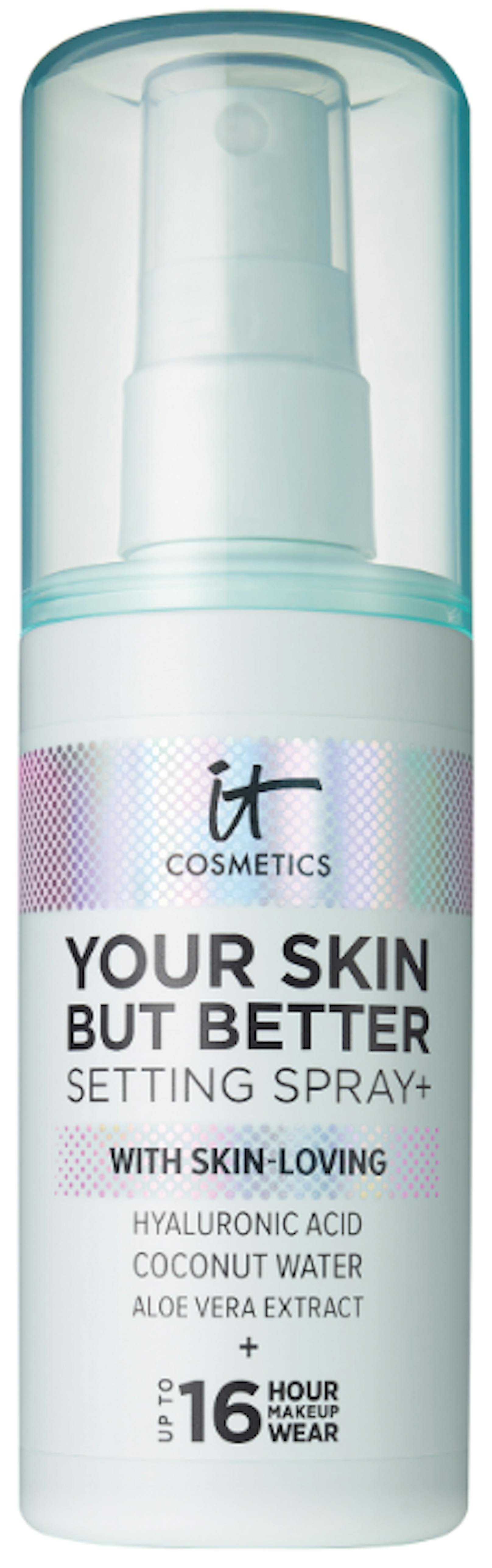 Der "Your Skin But Better Setting Spray" von IT&nbsp;Cosmetics um 29 Euro fixiert das gesamte Make-up und versorgt die Haut gleichzeitig mit Feuchtigkeit.