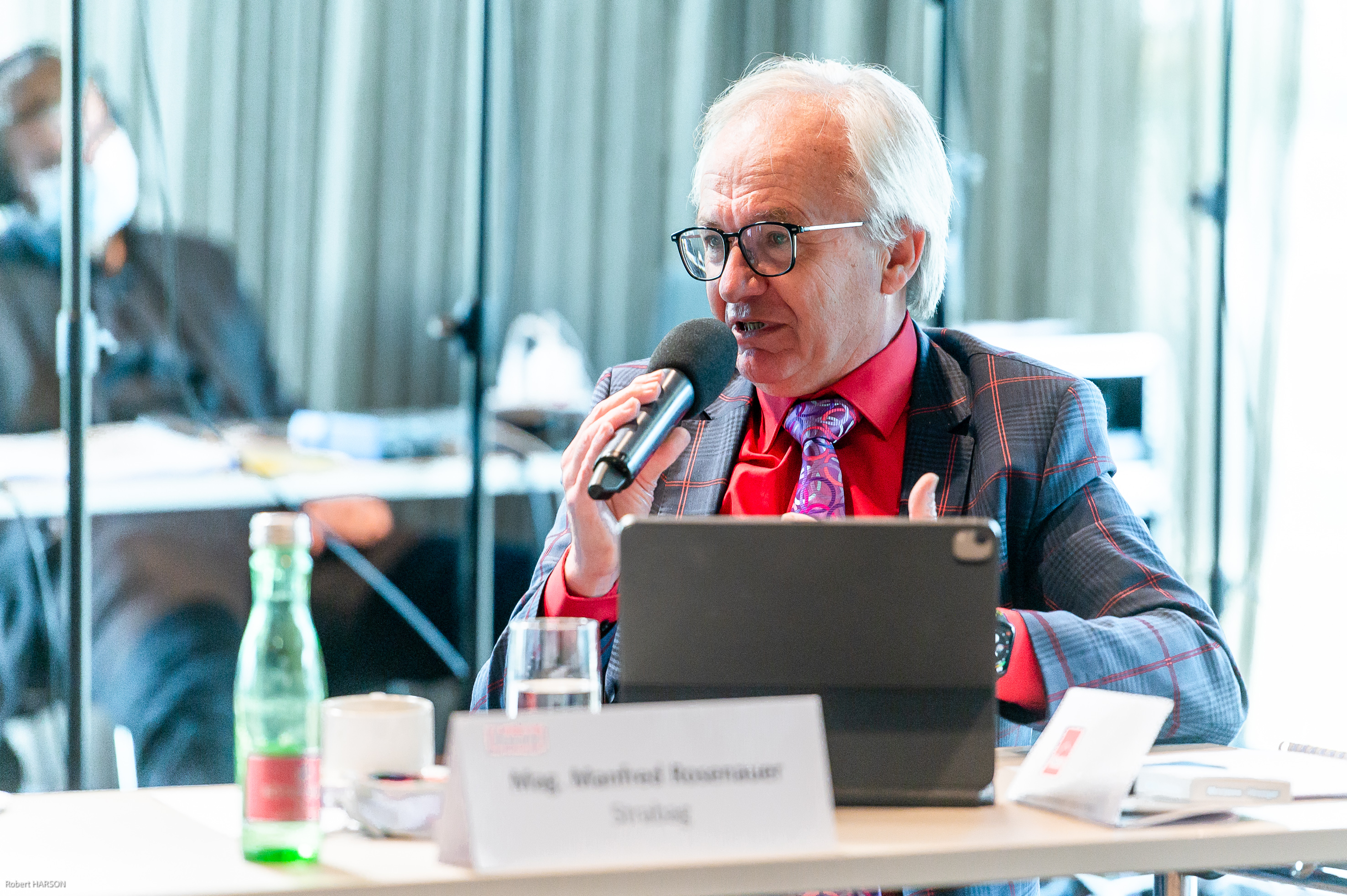 Manfred Rosenauer (Strabag) auf der Suche nach Lehrlingen.