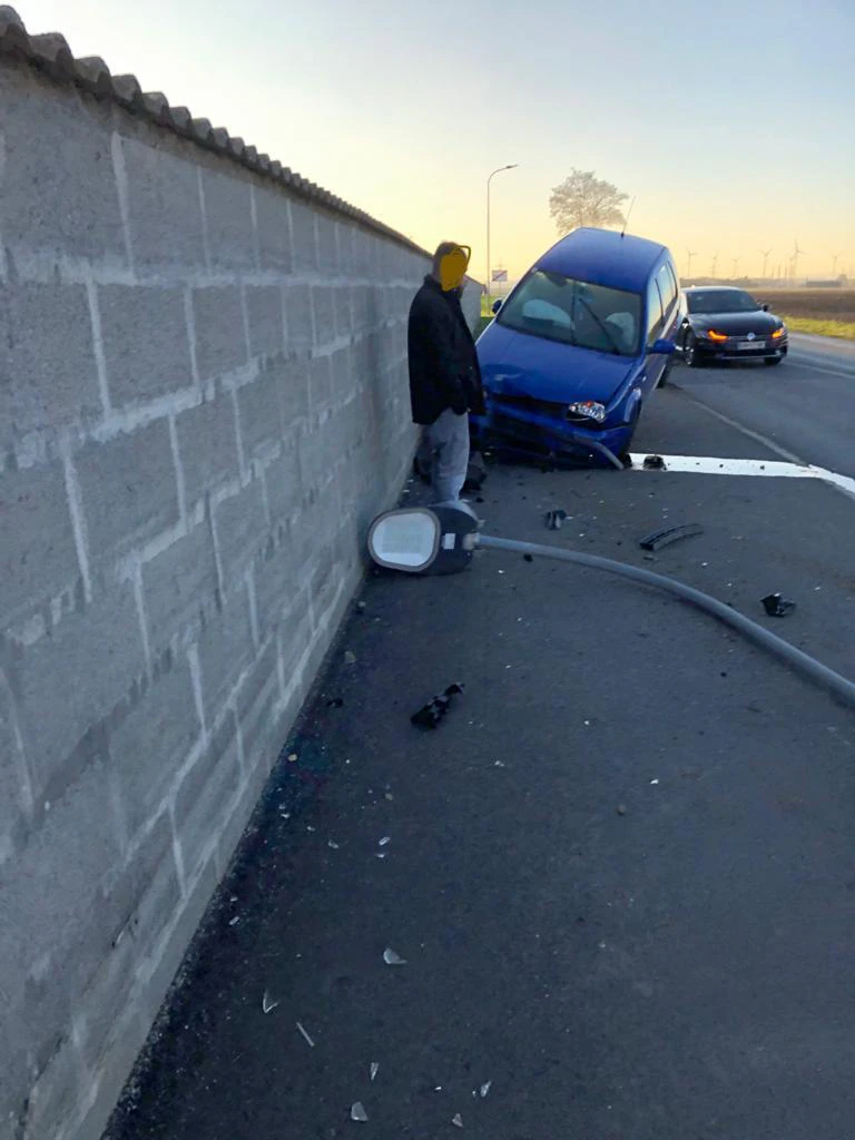 Der kaputte VW Golf.