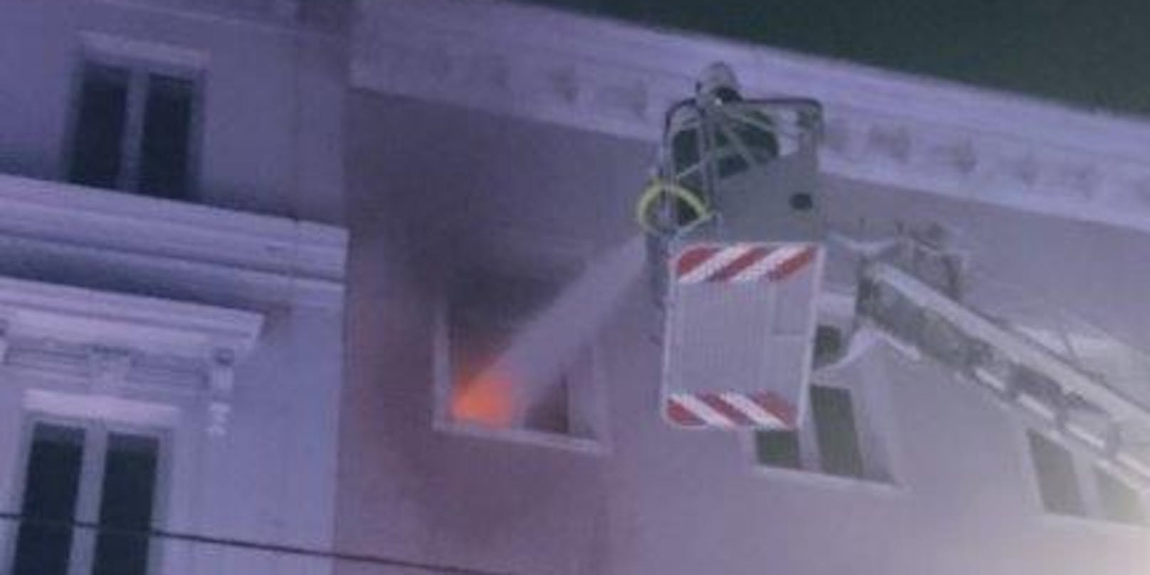 Eine Wohnung in der Lacknergasse, Wien-Hernals, ist am 7. November 2020 durch einen Brand schwer beschädigt worden