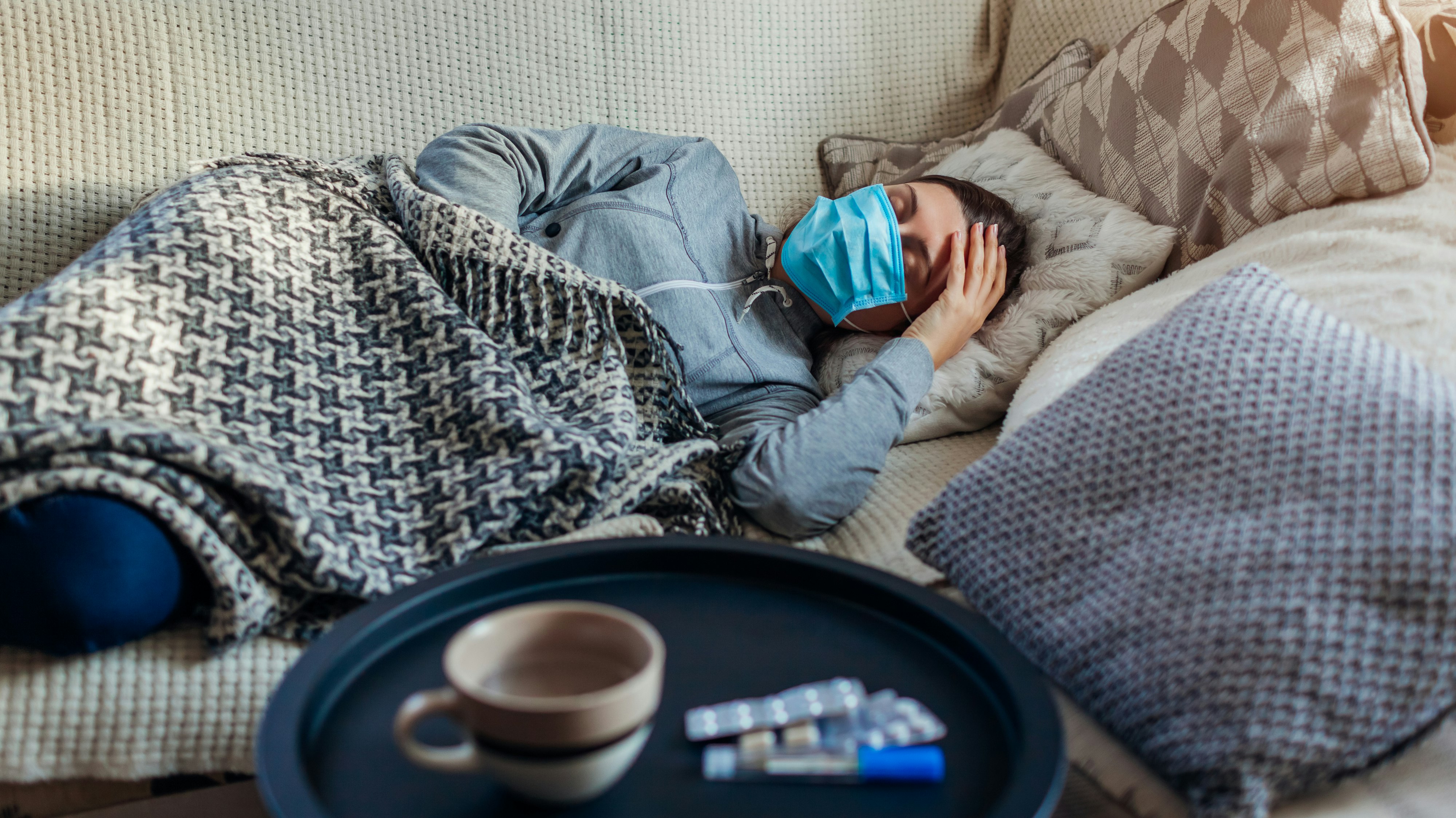 Rund ein Fünftel der Covid-19-Patienten spürt auch nach sechs Monaten noch die Folgen der Erkrankung.