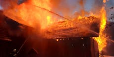 11 Feuerwehren bekämpfen Brand auf Bauernhof