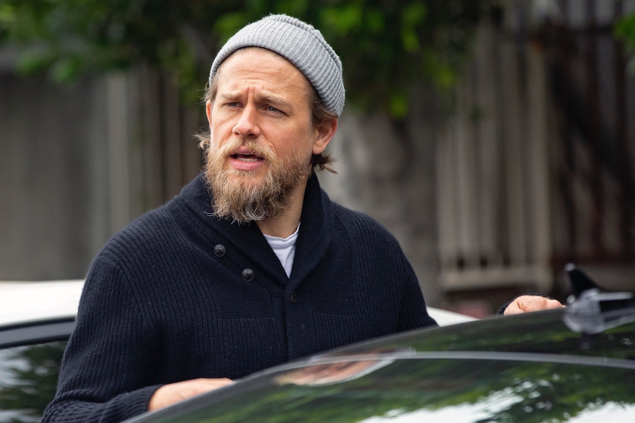Heute.at - Wieder Husten: Hat Charlie Hunnam zum 2. Mal Corona?