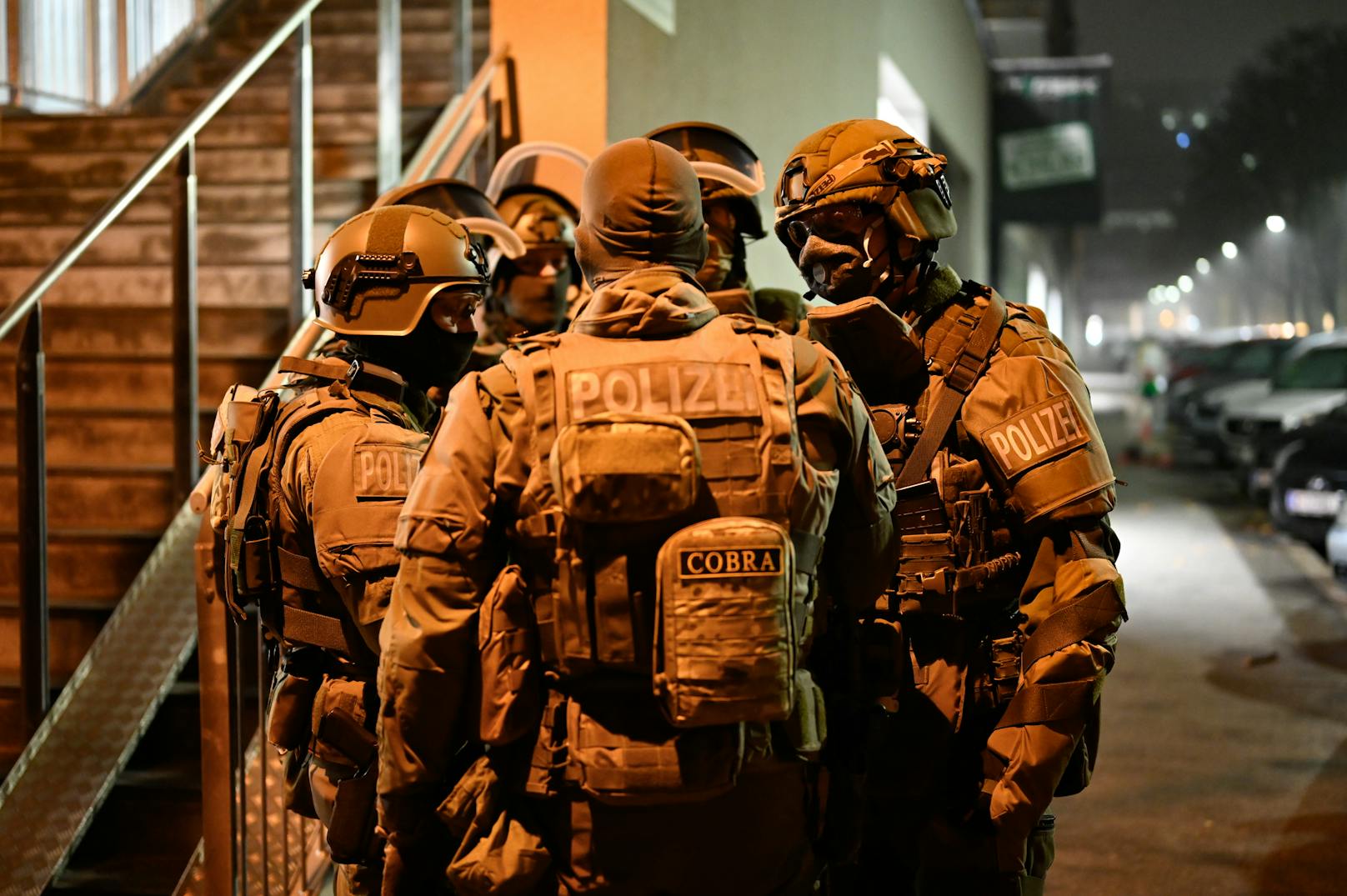 In den frühen Morgenstunden kam es in der Steiermark, Kärnten, Wien und in Niederösterreich zu einem Polizei-Großeinsatz wegen Terrorverdachts. 