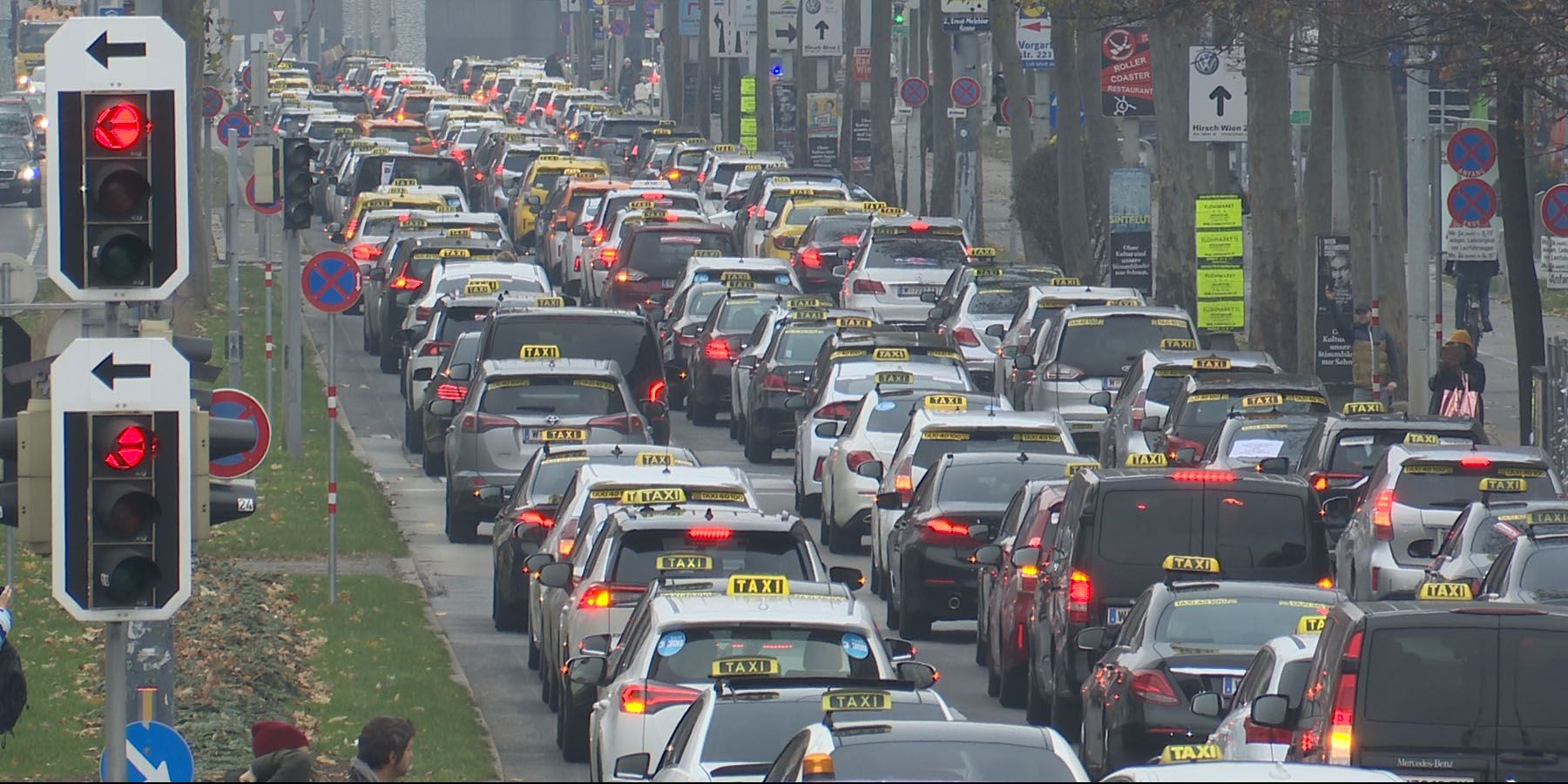 Taxler blockieren den Verkehr - Foto einer Demo aus dem Jahr 2020.