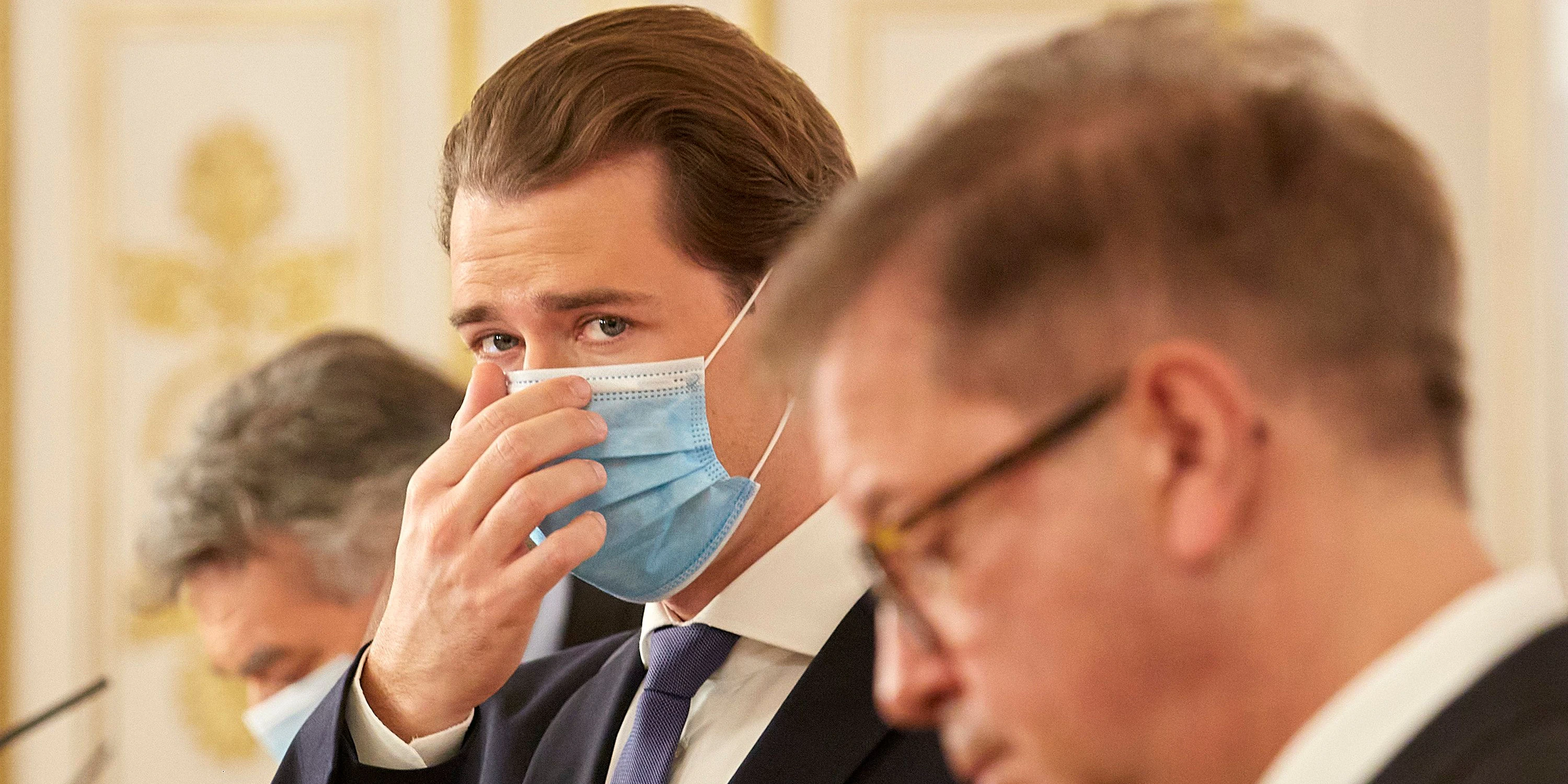 Werner Kogler, Sebastian Kurz, Rudolf Anschober bei einer Pressekonferenz der Regierungsspitze zur Coronavirus-Krise am 14. November 2020
