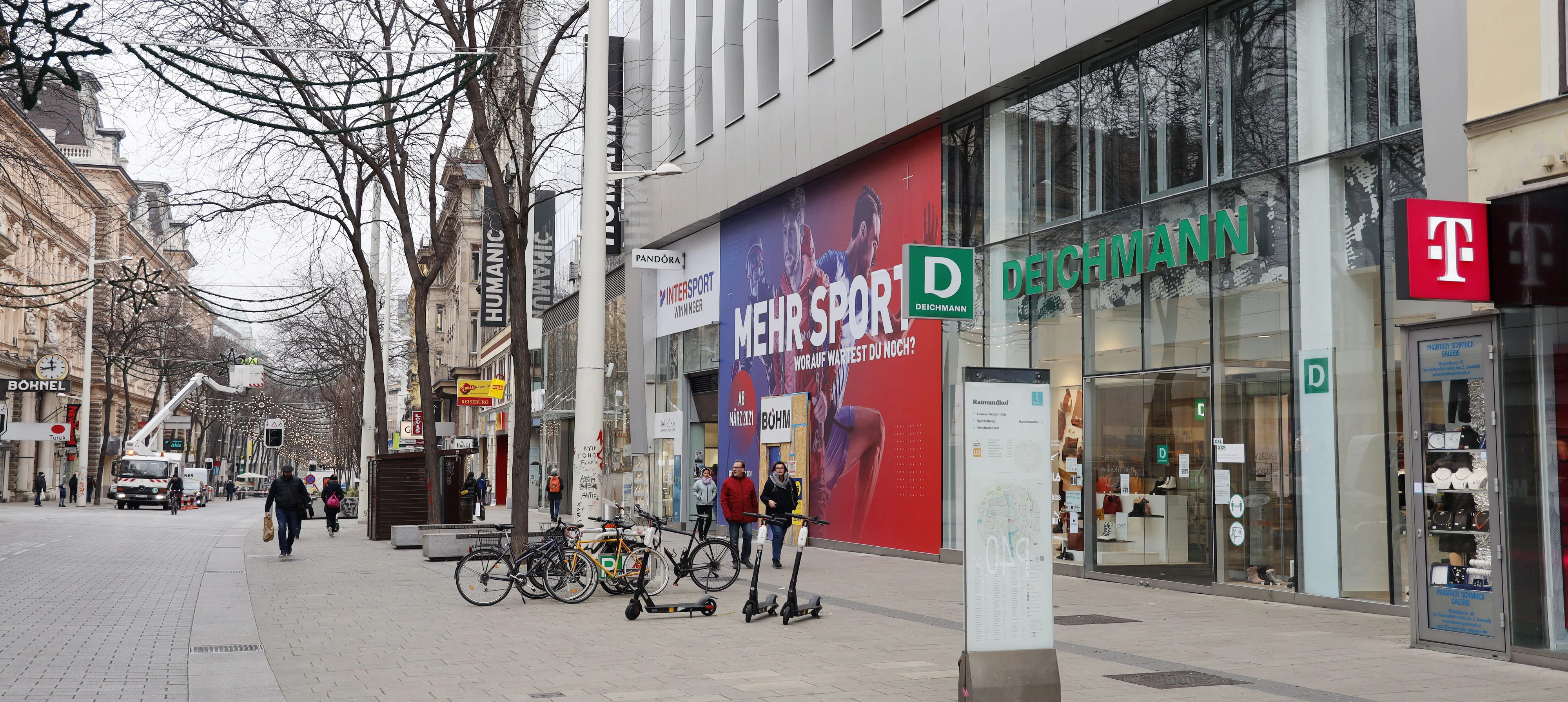 Die Geschäfte auf der Mariahilfer Straße sind geschlossen.