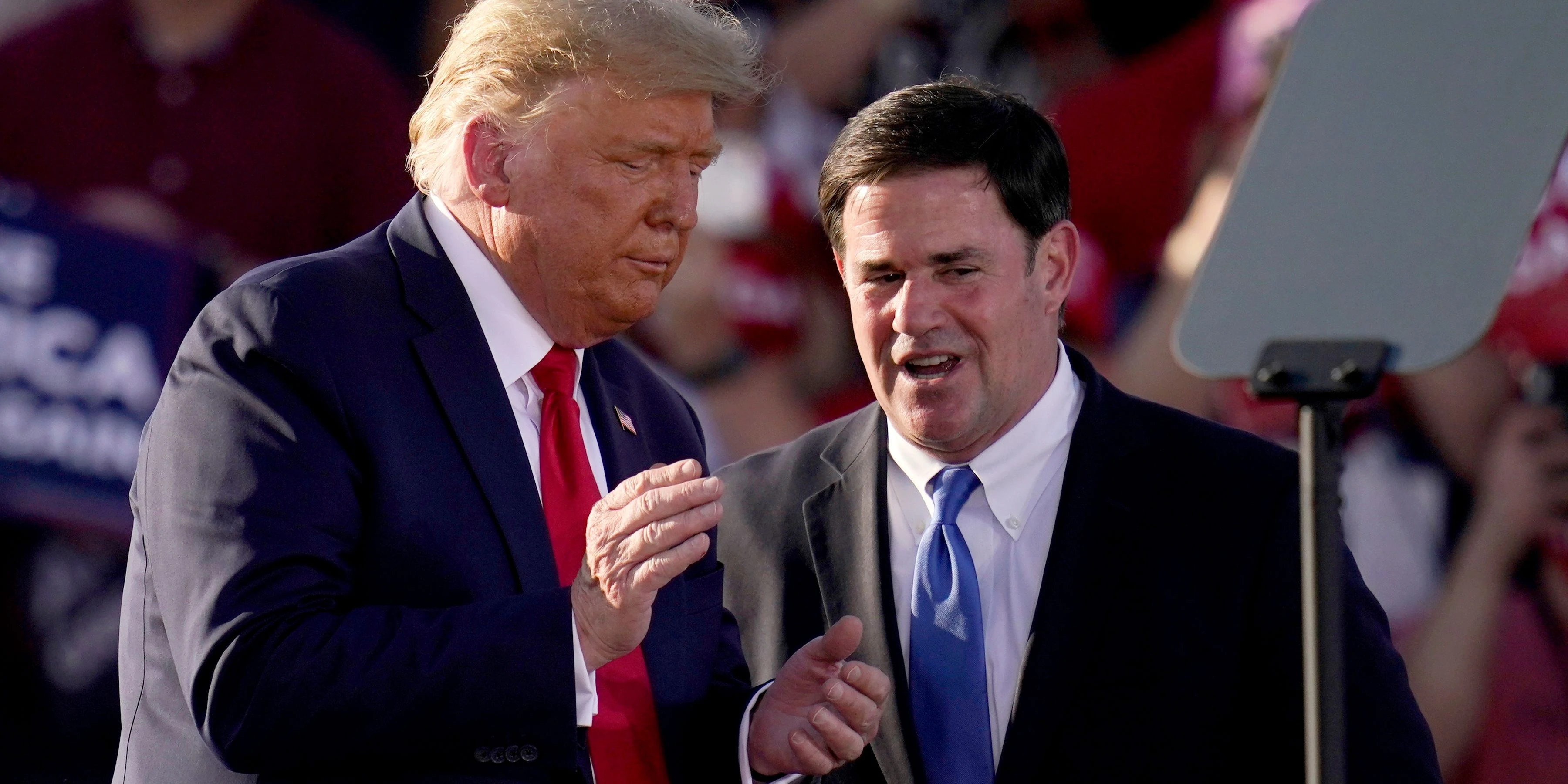 "Warum überstürzt er es, einen Demokraten ins Amt zu bringen?" US-Präsident Donald Trump über Gouverneur Doug Ducey.