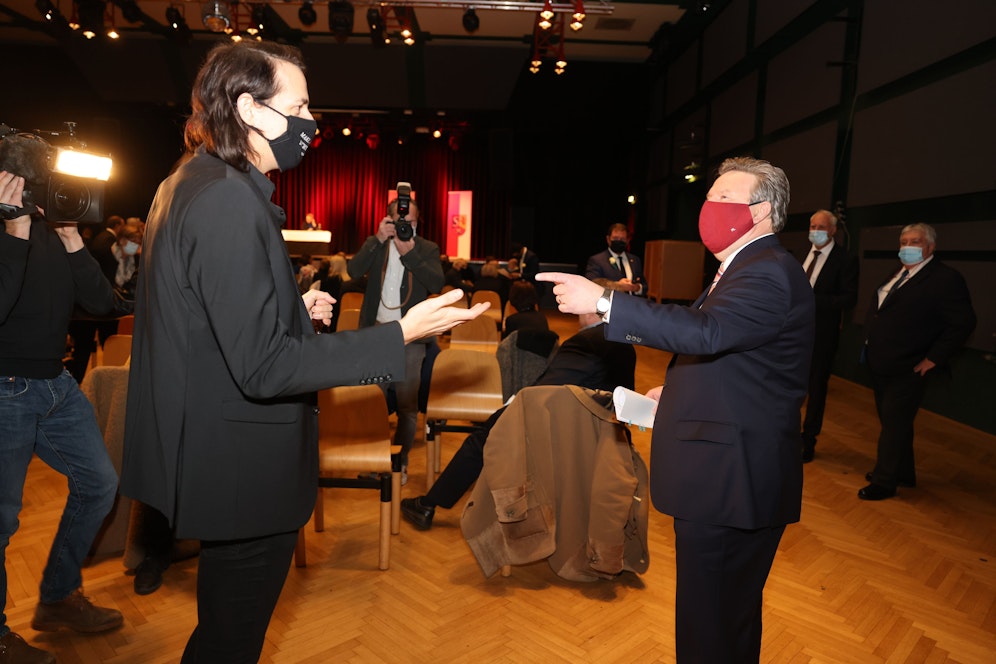 Bierpartei-Chef Marco Pogo traf bei der Angelobung auf Bürgermeister Michael Ludwig.