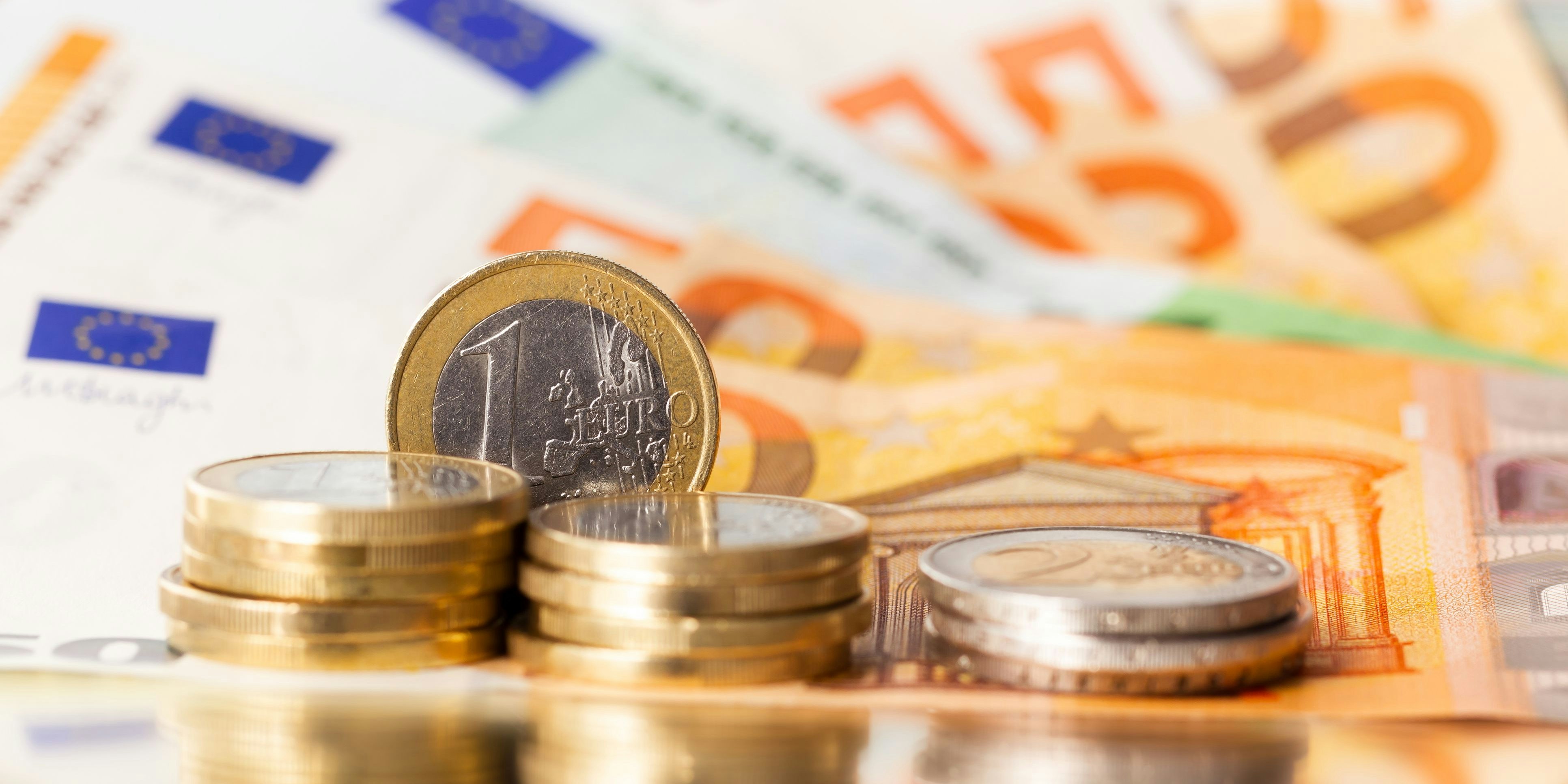 Mit einfachen Tricks lässt sich auch im Alltag viel Geld sparen.