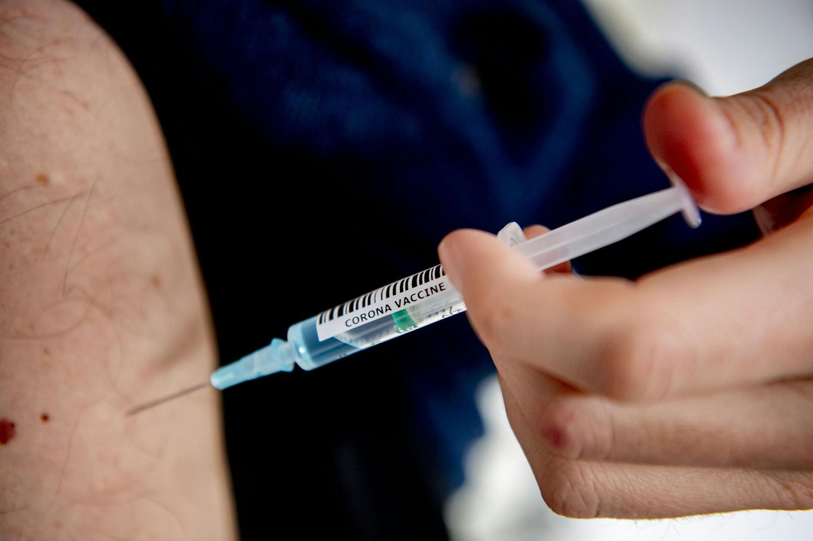 Interpol warnt vor gefälschten Corona-Impfstoffen
